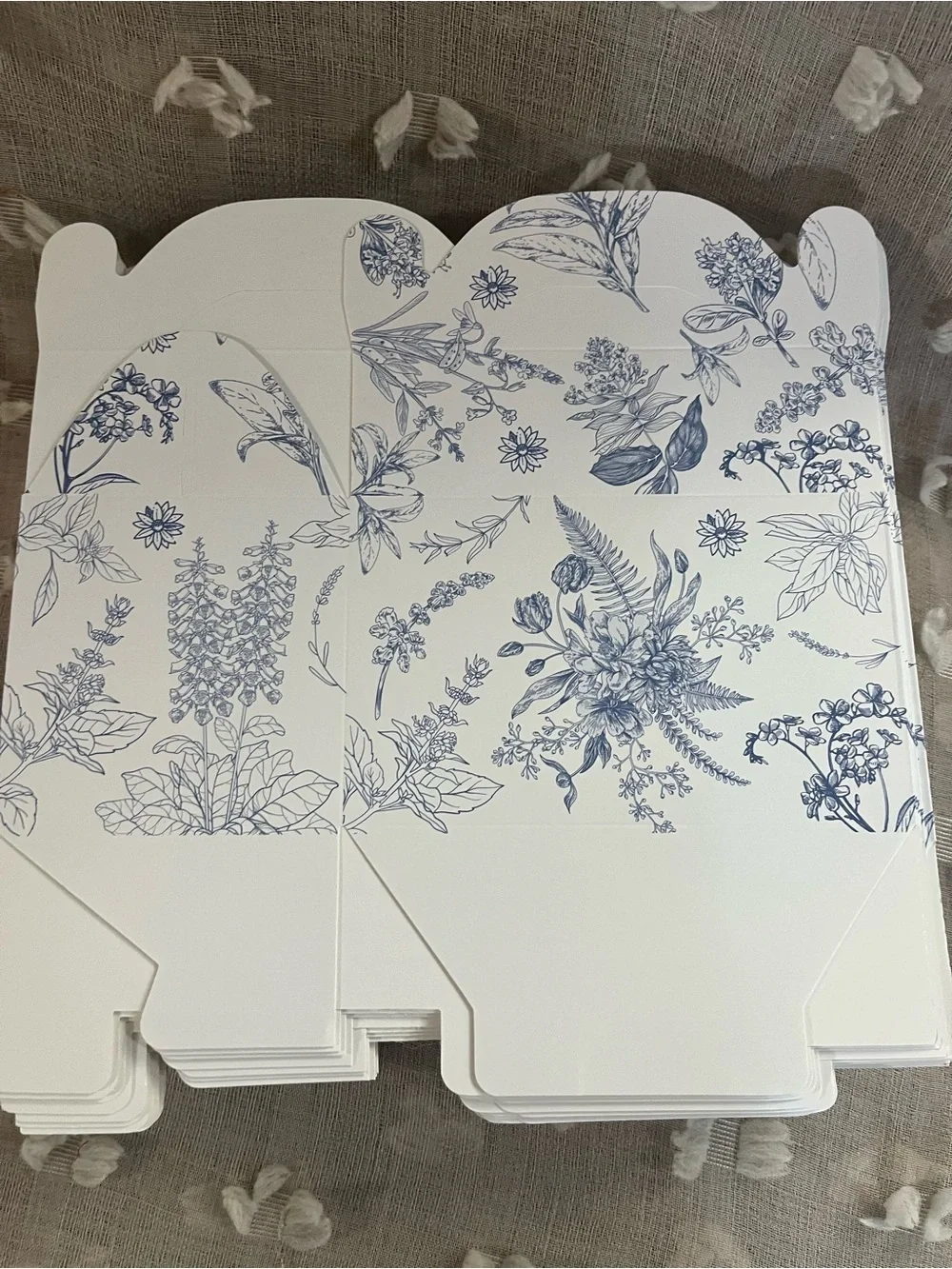 10 Blue & White Floral Gift Box